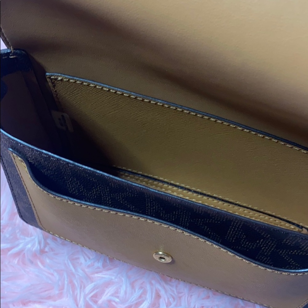 Michael Kors - Picture 3 of 4